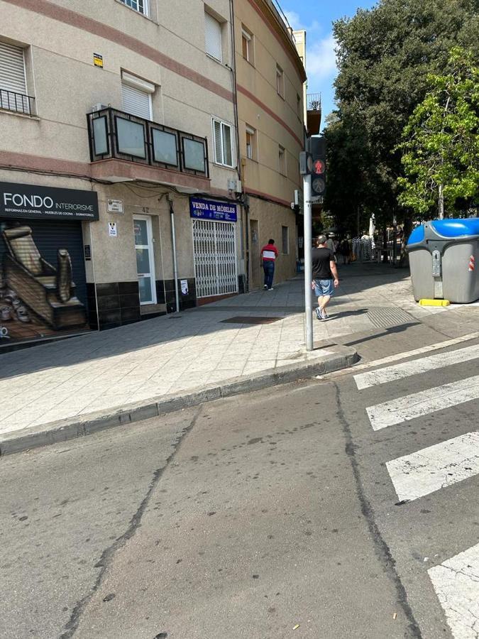Apto Barcelona C R Santa Coloma de Gramanet Exterior foto