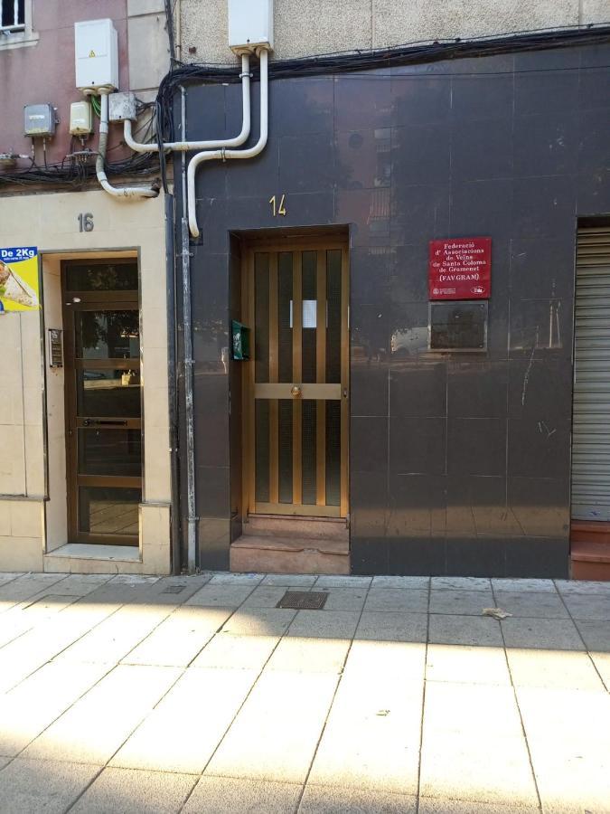 Apto Barcelona C R Santa Coloma de Gramanet Exterior foto